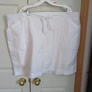 NWT Pennington's White skort Size 28